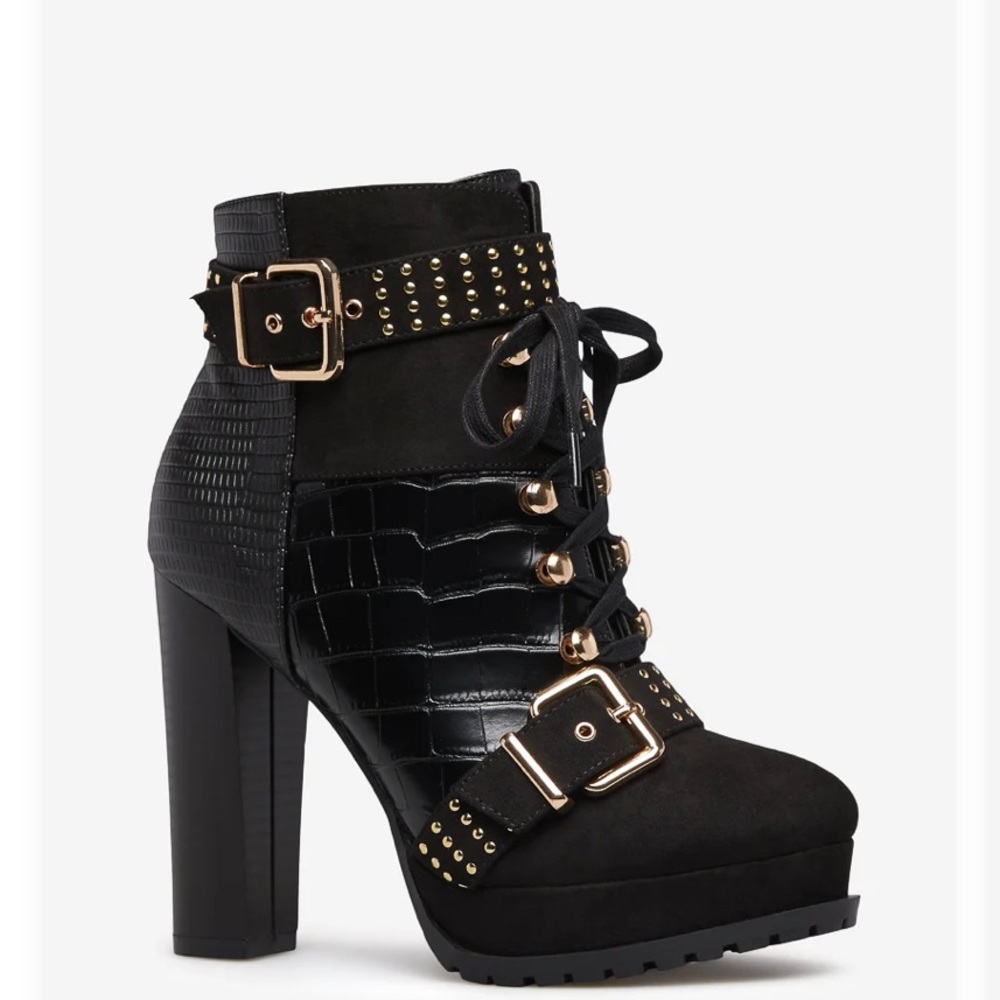 Jennie Buckled Block Heel Bootie👢